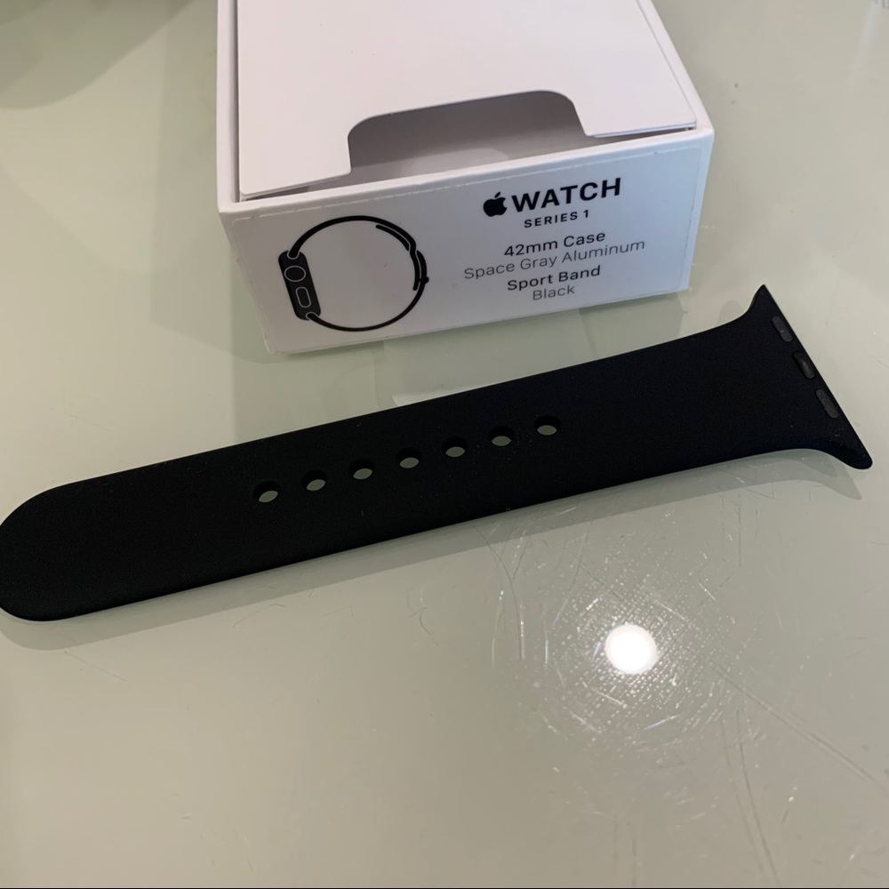 NEW Apple’s 42mm Sport Band S/M Series 1